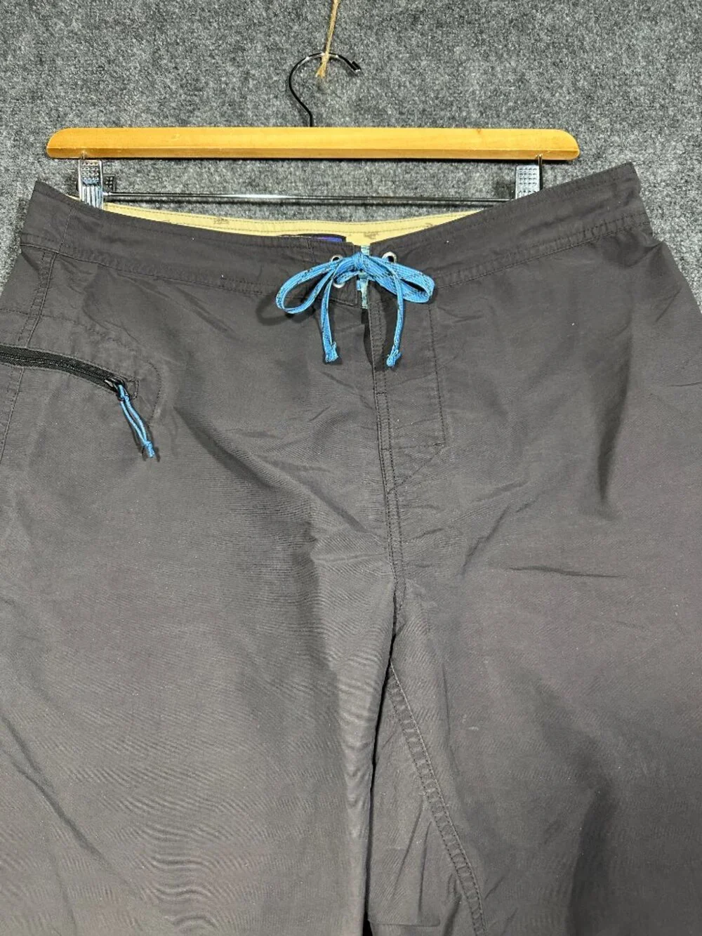 Patagonia Wavefarer Board Shorts Mens 346 Gray Nylon 50 UPF sun protection tie